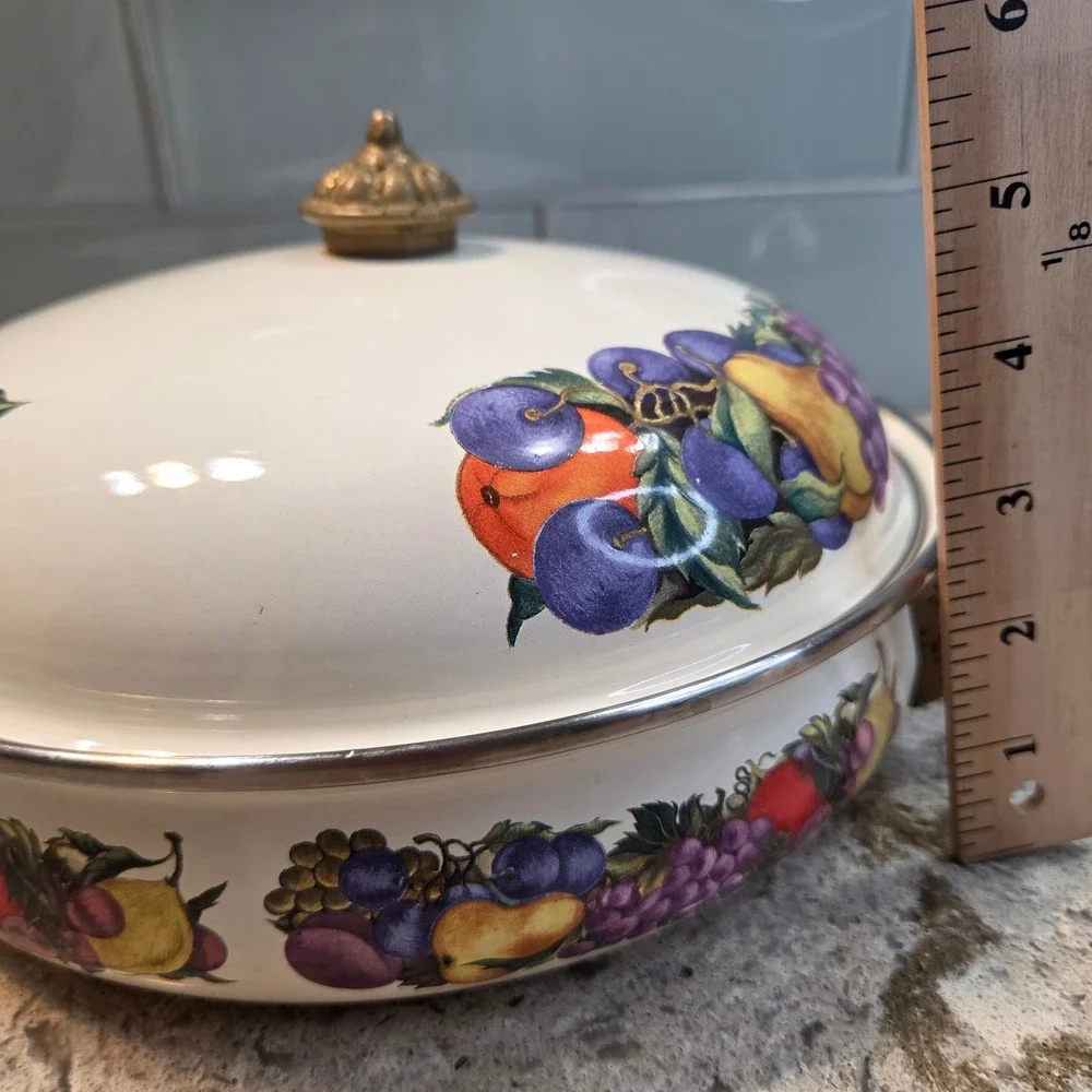 Vintage Cornucopia Enamelware Casserole Dish Lid Round Roaster Bronze Handles